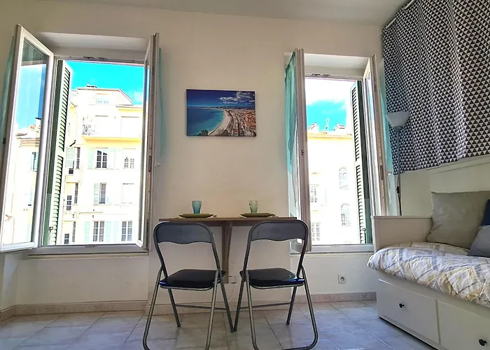 Studio cosy hypercentre à 500m de la plage